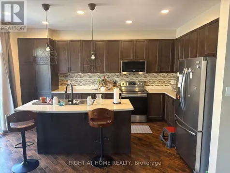 371 Vendevale Avenue Ottawa ON K2P 0S4