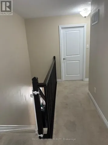 371 Vendevale Avenue Ottawa ON K2P 0S4