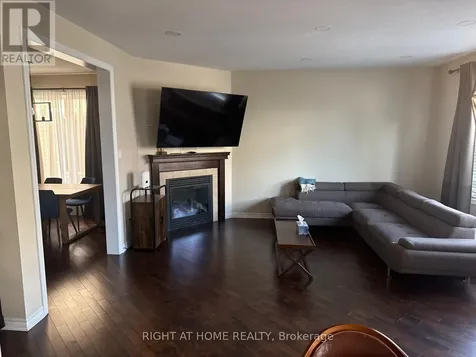 371 Vendevale Avenue Ottawa ON K2P 0S4