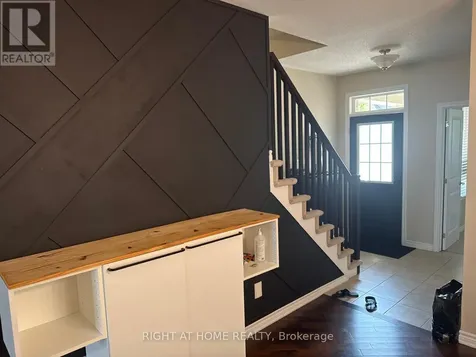 371 Vendevale Avenue Ottawa ON K2P 0S4