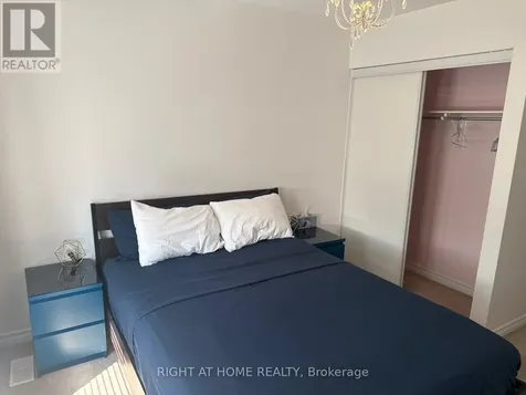 371 Vendevale Avenue Ottawa ON K2P 0S4