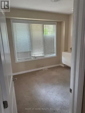 371 Vendevale Avenue Ottawa ON K2P 0S4