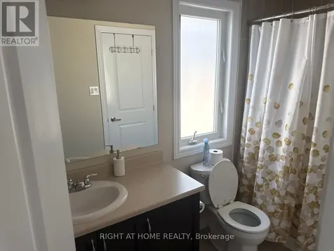 371 Vendevale Avenue Ottawa ON K2P 0S4