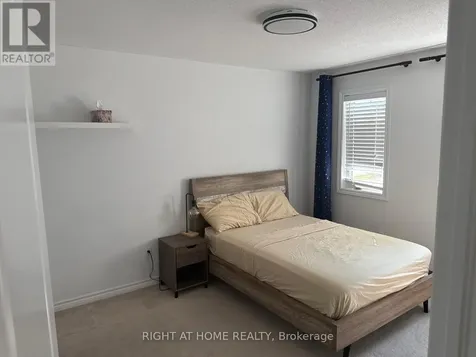 371 Vendevale Avenue Ottawa ON K2P 0S4