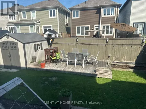 371 Vendevale Avenue Ottawa ON K2P 0S4