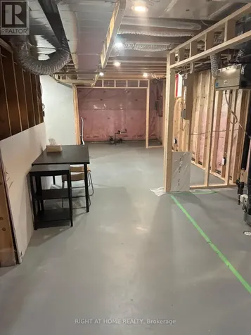 371 Vendevale Avenue Ottawa ON K2P 0S4