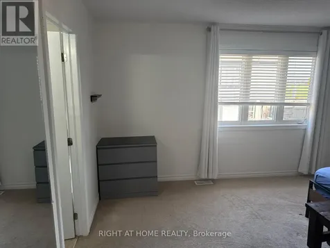 371 Vendevale Avenue Ottawa ON K2P 0S4
