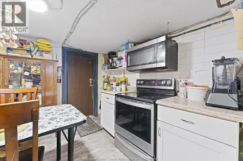 3060 Sandwich Windsor ON N9C 1A4