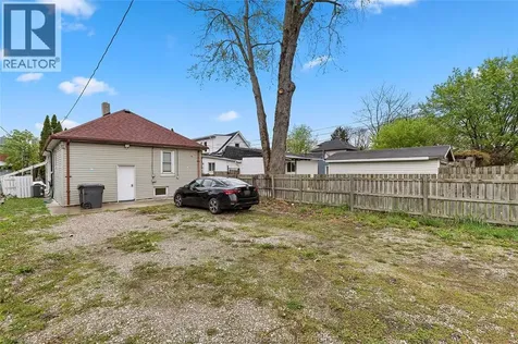 609 St. Joseph Windsor ON N9C 3H3