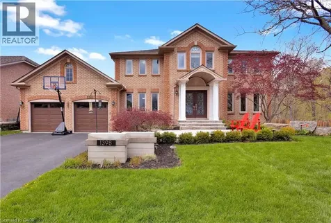 1398 Winterberry Drive Burlington ON L7P 4T4