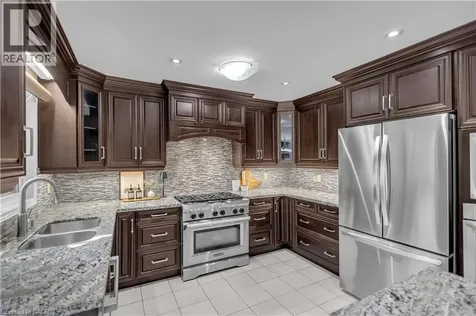 1398 Winterberry Drive Burlington ON L7P 4T4