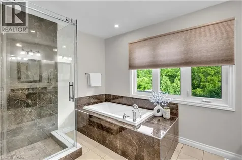 1398 Winterberry Drive Burlington ON L7P 4T4
