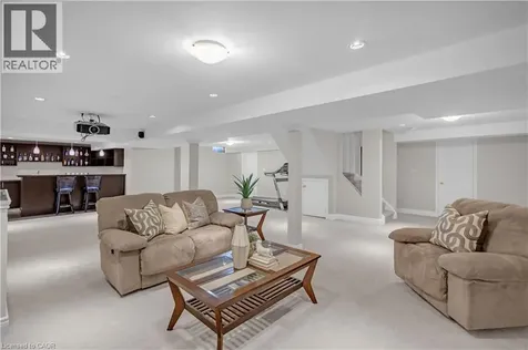 1398 Winterberry Drive Burlington ON L7P 4T4