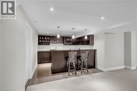 1398 Winterberry Drive Burlington ON L7P 4T4