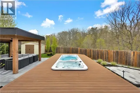 1398 Winterberry Drive Burlington ON L7P 4T4