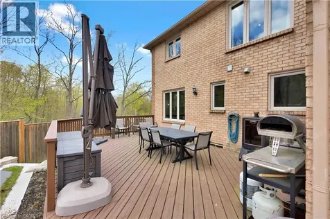 1398 Winterberry Drive Burlington ON L7P 4T4