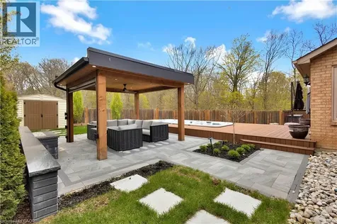 1398 Winterberry Drive Burlington ON L7P 4T4