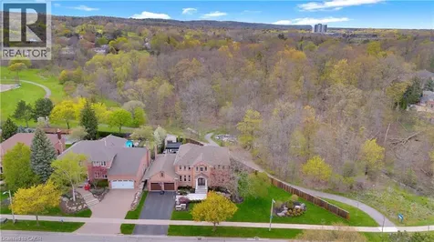 1398 Winterberry Drive Burlington ON L7P 4T4