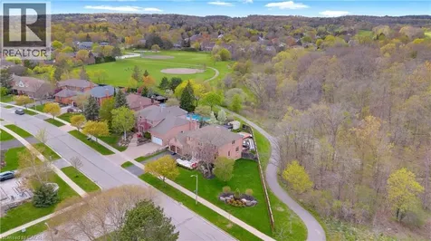 1398 Winterberry Drive Burlington ON L7P 4T4