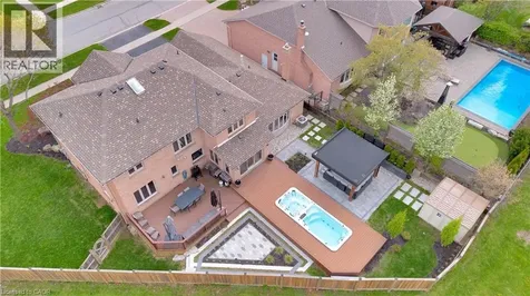 1398 Winterberry Drive Burlington ON L7P 4T4