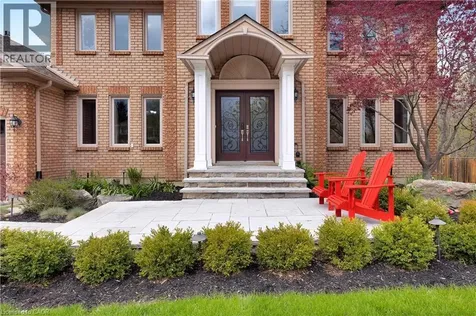 1398 Winterberry Drive Burlington ON L7P 4T4