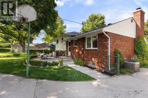 3659 Bruce Avenue Windsor ON N9E 1W4