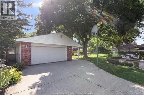 3659 Bruce Avenue Windsor ON N9E 1W4
