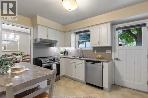 3659 Bruce Avenue Windsor ON N9E 1W4