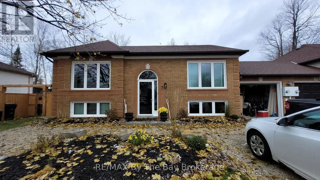 7 Harbour Crescent Wasaga Beach ON L9Z 1G4