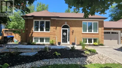 7 Harbour Crescent Wasaga Beach ON L9Z 1G4