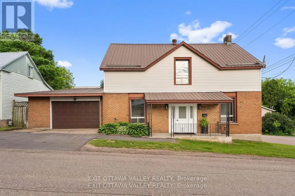 164 Maple Avenue Pembroke ON K8A 1L2