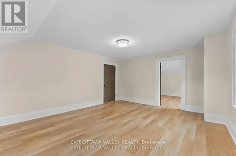 164 Maple Avenue Pembroke ON K8A 1L2