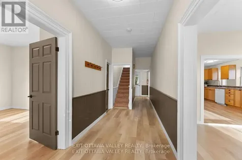 164 Maple Avenue Pembroke ON K8A 1L2