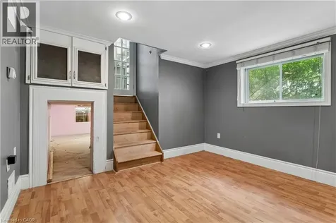 77 Creighton Road Dundas ON L9H 3B7