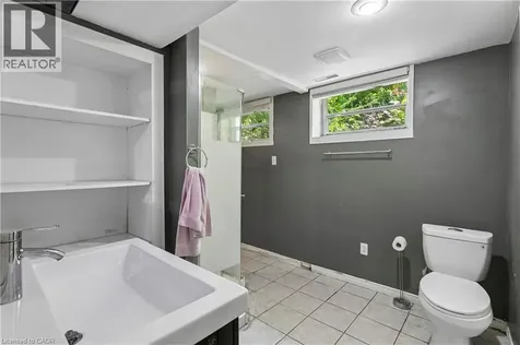 77 Creighton Road Dundas ON L9H 3B7