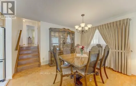 141 Hazelglen Drive Kitchener ON N2M 2E6