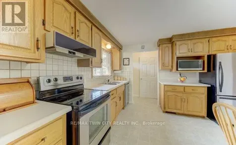 141 Hazelglen Drive Kitchener ON N2M 2E6