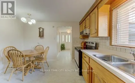 141 Hazelglen Drive Kitchener ON N2M 2E6