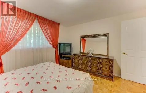 141 Hazelglen Drive Kitchener ON N2M 2E6