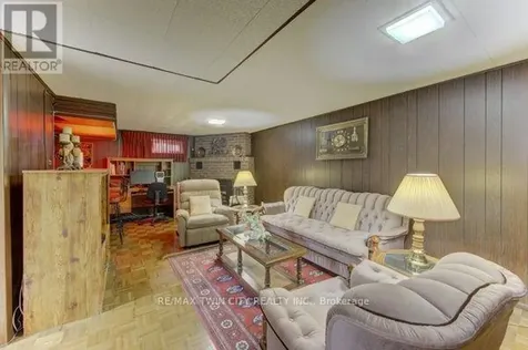 141 Hazelglen Drive Kitchener ON N2M 2E6