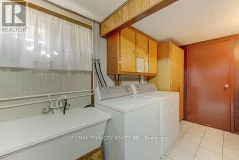 141 Hazelglen Drive Kitchener ON N2M 2E6