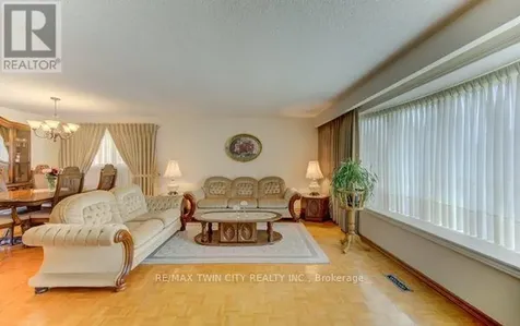 141 Hazelglen Drive Kitchener ON N2M 2E6