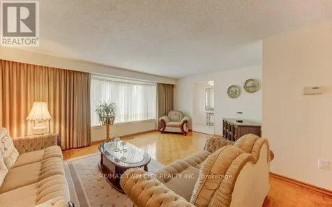 141 Hazelglen Drive Kitchener ON N2M 2E6