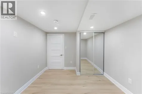 1426 Oakmont Common Burlington ON L7P 0V8