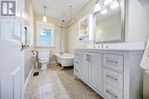 1905 Lockhart Road Innisfil ON L9S 3G1