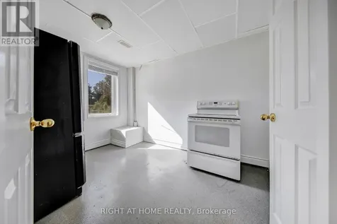1905 Lockhart Road Innisfil ON L9S 3G1