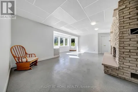 1905 Lockhart Road Innisfil ON L9S 3G1