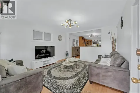 1431 Langlois Windsor ON N8X 4L9
