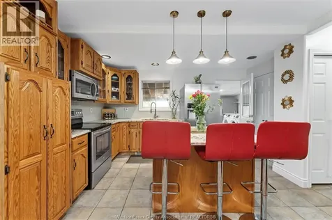 1431 Langlois Windsor ON N8X 4L9