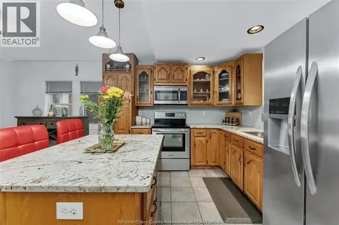 1431 Langlois Windsor ON N8X 4L9
